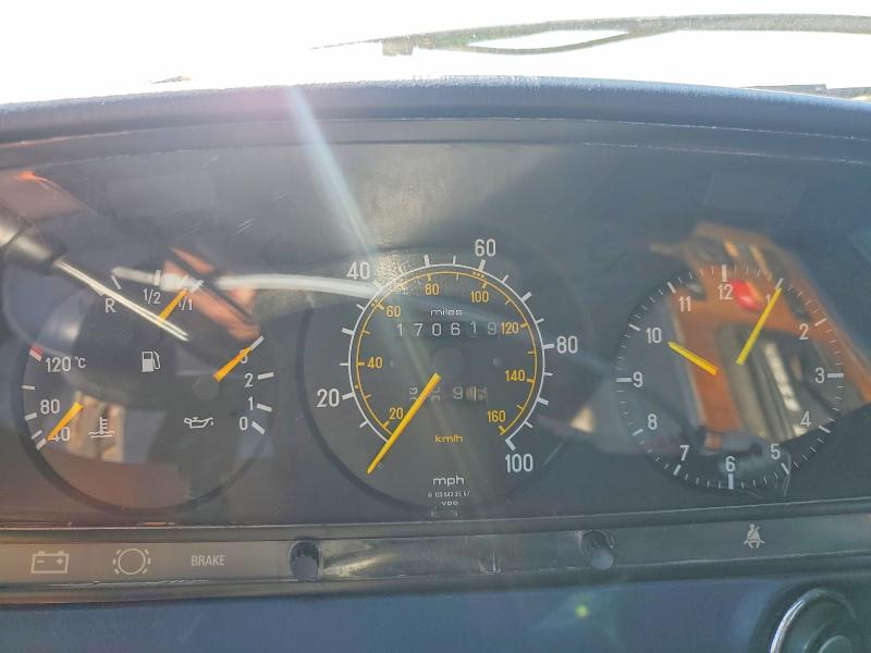 56046706 :رقم المزاد ، WDBAB23A3DB403204 vin ، 1983 Mercedes-benz 240 مزاد بيع