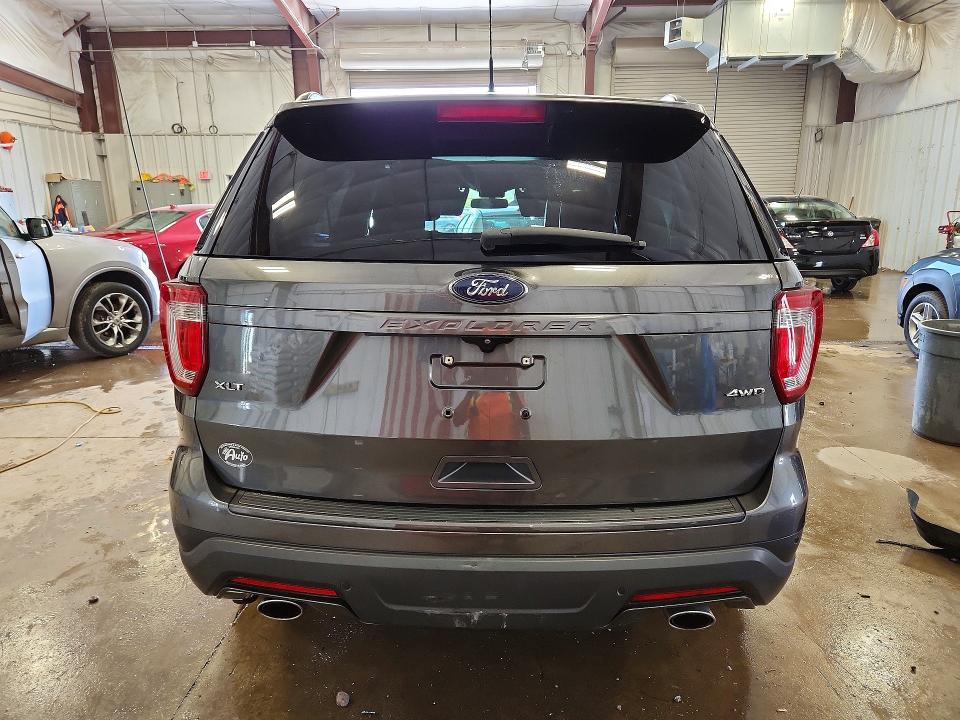 55721946 :رقم المزاد ، 1FM5K8D80JGC39762 vin ، 2018 Ford Explorer مزاد بيع