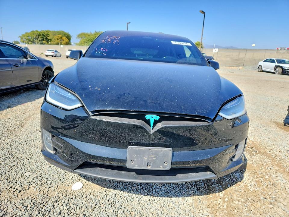 2018 Tesla Model X მანქანა იყიდება აუქციონზე, vin: 5YJXCBE43JF142956, აუქციონის ნომერი: 56355436