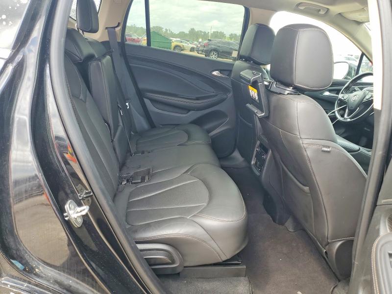 56611326 :رقم المزاد ، LRBFX3SX7JD002113 vin ، 2018 Buick Envision مزاد بيع