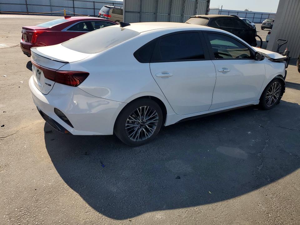 2023 Kia Forte მანქანა იყიდება აუქციონზე, vin: 3KPF54AD1PE615078, აუქციონის ნომერი: 95588635