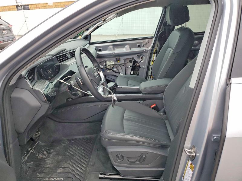 Продажа на аукционе авто 2022 Audi E-tron, vin: WA1LAAGE2NB033069, номер лота: 57220616