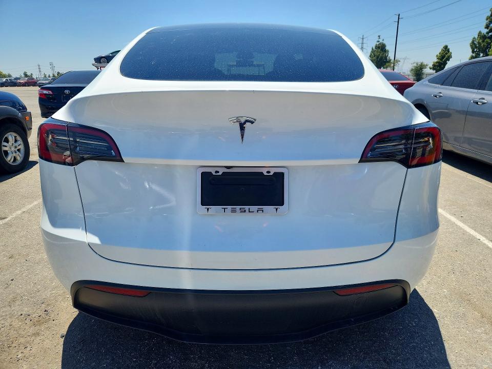 55427626 :رقم المزاد ، 7SAYGDED6RF118878 vin ، 2024 Tesla Model Y مزاد بيع