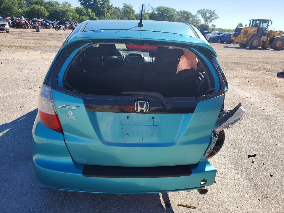 57313366 :رقم المزاد ، JHMGE8H50DC023523 vin ، 2013 Honda Fit مزاد بيع