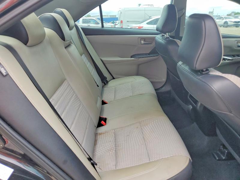56939986 :رقم المزاد ، 4T1BF1FK5FU106334 vin ، 2015 Toyota Camry مزاد بيع