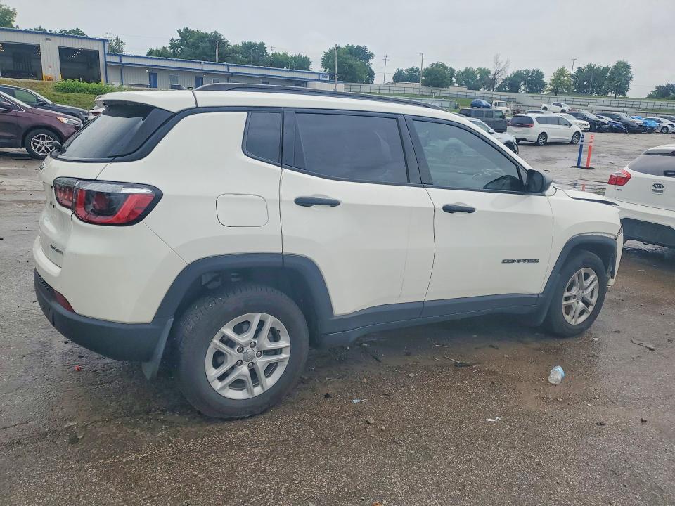 58832256 :رقم المزاد ، 3C4NJCAB3JT208236 vin ، 2018 Jeep Compass مزاد بيع