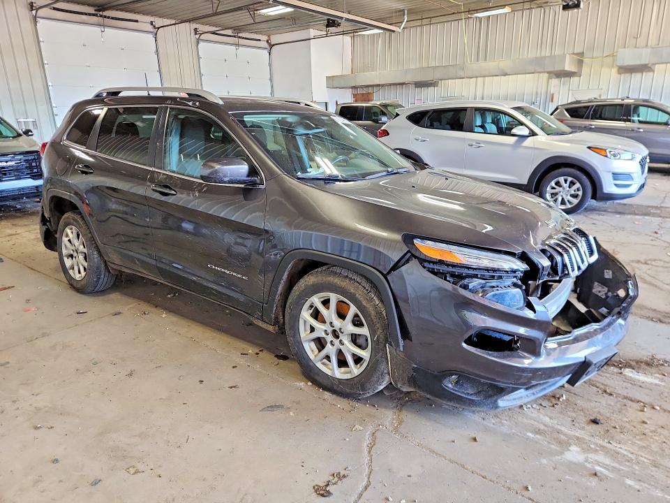 58246646 :رقم المزاد ، 1C4PJMCSXHW636093 vin ، 2017 Jeep Cherokee مزاد بيع