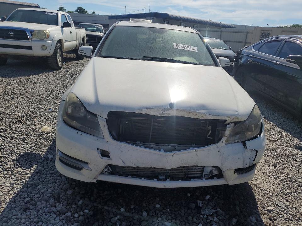 58385946 :رقم المزاد ، WDDGF4HB4ER305701 vin ، 2014 Mercedes-benz C مزاد بيع