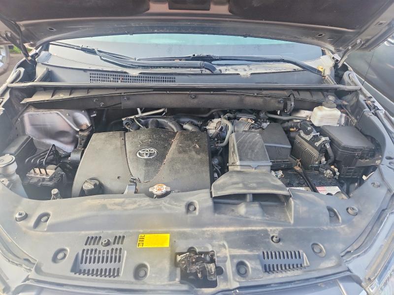 85615985 :رقم المزاد ، 5TDJZRFH7KS595182 vin ، 2019 Toyota Highlander مزاد بيع