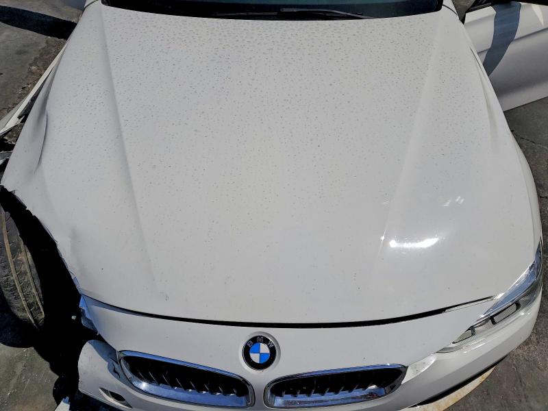 55479026 :رقم المزاد ، WBA8A9C51JK623383 vin ، 2018 Bmw 320 مزاد بيع