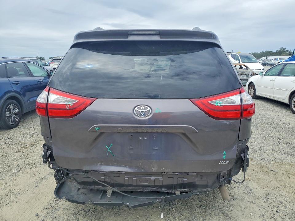 56398186 :رقم المزاد ، 5TDYZ3DC9HS891655 vin ، 2017 Toyota Sienna مزاد بيع