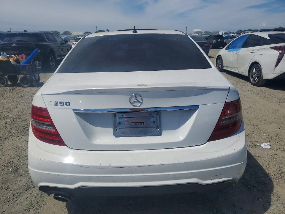 2013 Mercedes-benz C მანქანა იყიდება აუქციონზე, vin: WDDGF4HB6DR271338, აუქციონის ნომერი: 85606125