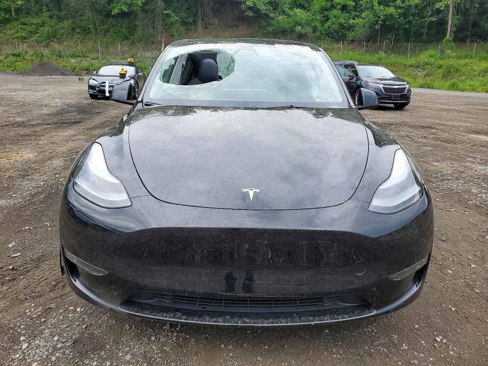 2024 Tesla Model Y მანქანა იყიდება აუქციონზე, vin: 7SAYGDEE7RA243958, აუქციონის ნომერი: 57931656