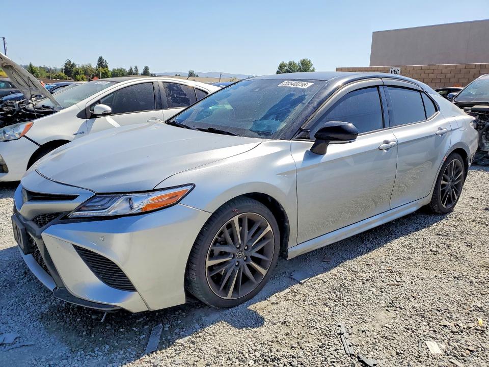 2018 Toyota Camry მანქანა იყიდება აუქციონზე, vin: 4T1B61HK9JU121263, აუქციონის ნომერი: 55540236