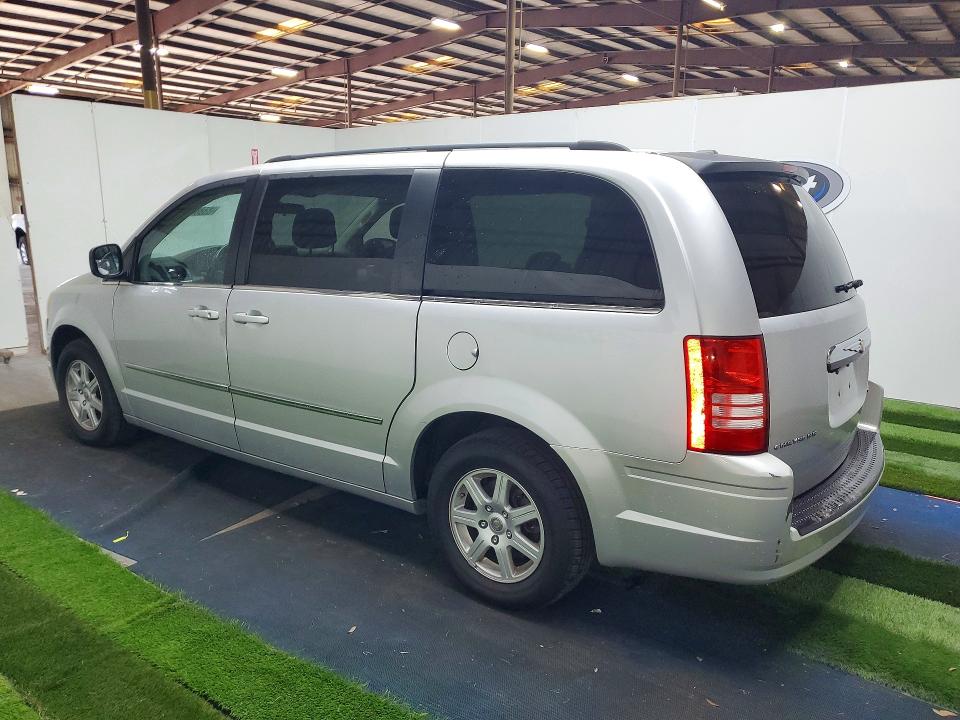 58885736 :رقم المزاد ، 2A4RR8D13AR386865 vin ، 2010 Chrysler Town & Country مزاد بيع