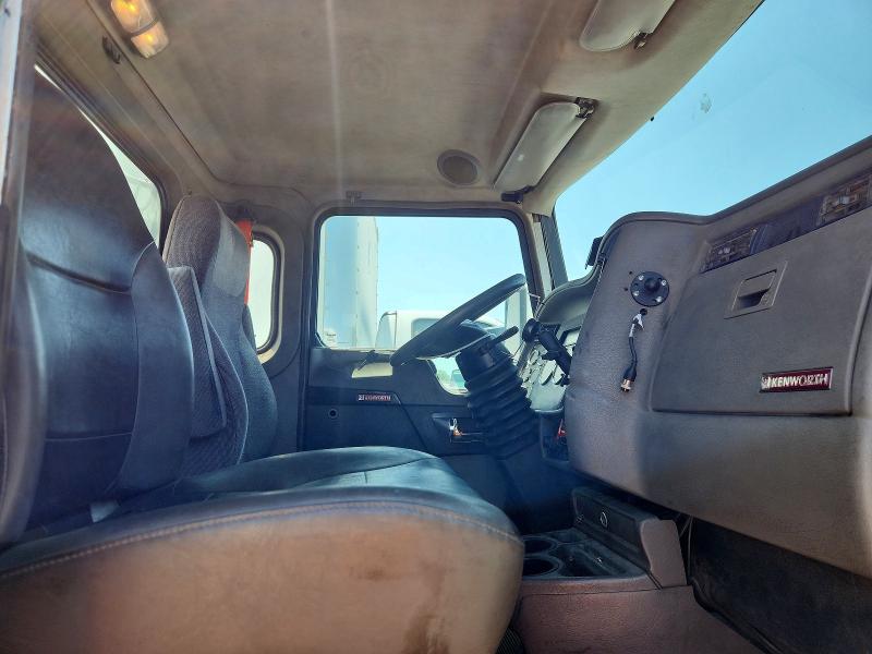 57905706 :رقم المزاد ، 2XKHAJ7XXFM462686 vin ، 2015 Kenworth Construction مزاد بيع