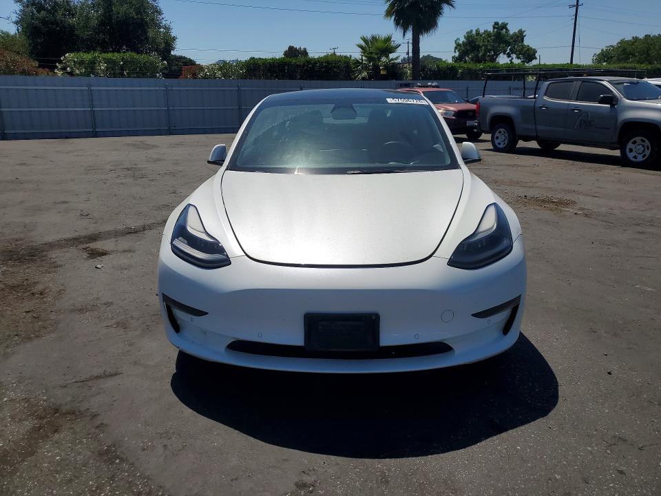 2022 Tesla Model 3 მანქანა იყიდება აუქციონზე, vin: 5YJ3E1EA0NF185682, აუქციონის ნომერი: 57596726