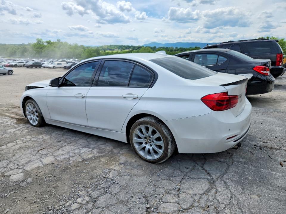 55311766 :رقم المزاد ، WBA8D9G33HNU65640 vin ، 2017 Bmw 330 مزاد بيع