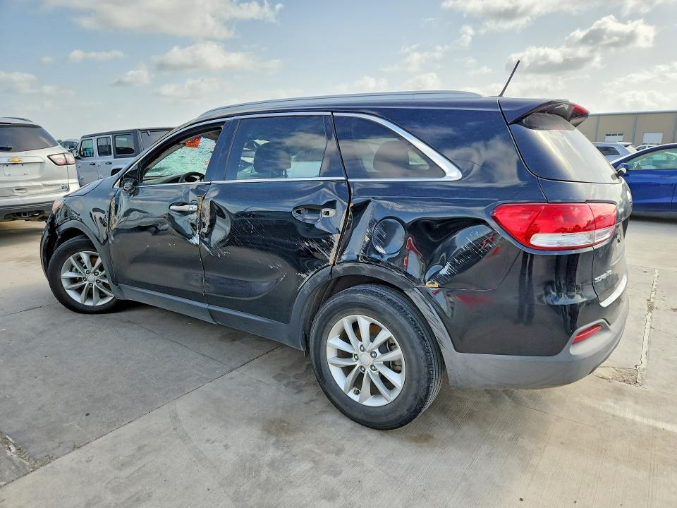 58840476 :رقم المزاد ، 5XYPG4A3XHG220617 vin ، 2017 Kia Sorento مزاد بيع