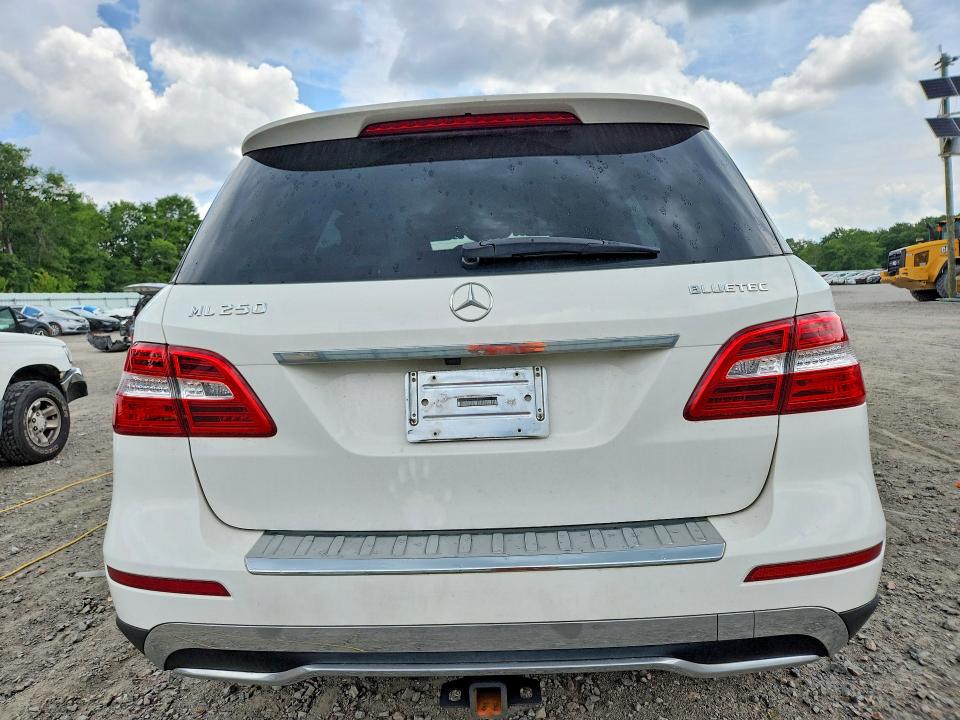 2015 Mercedes-benz Ml მანქანა იყიდება აუქციონზე, vin: 4JGDA0EB9FA558677, აუქციონის ნომერი: 56432866