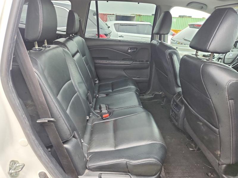 56488496 :رقم المزاد ، 5FNYF6H97HB074780 vin ، 2017 Honda Pilot مزاد بيع