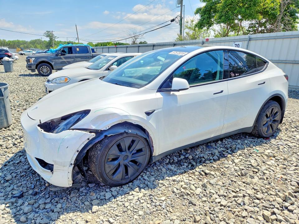 57573016 :رقم المزاد ، 7SAYGAEE5RF182904 vin ، 2024 Tesla Model Y مزاد بيع