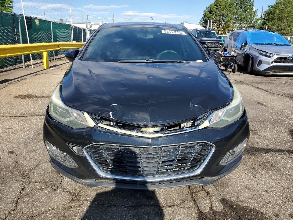 59119836 :رقم المزاد ، 1G1BE5SM2H7261195 vin ، 2017 Chevrolet Cruze مزاد بيع