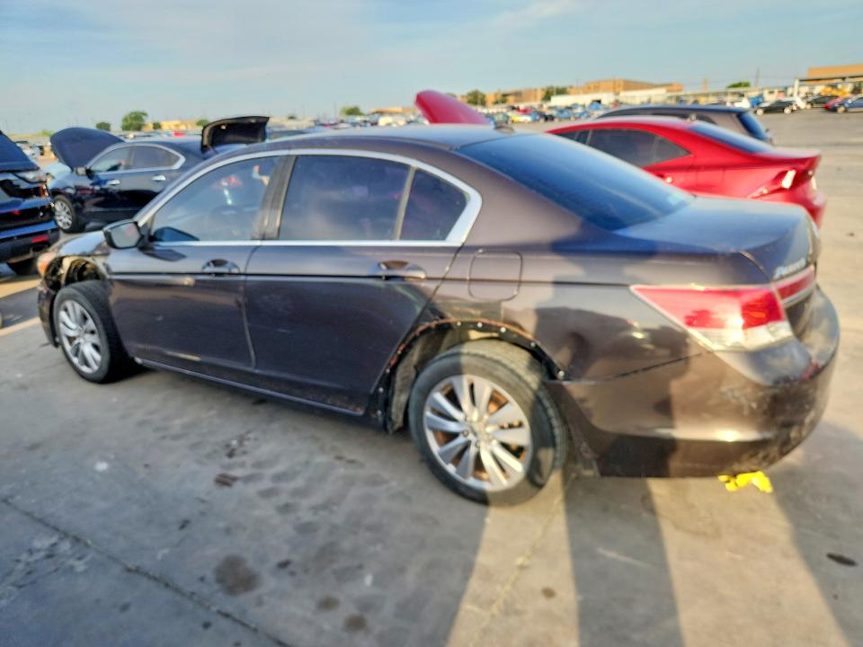 58815276 :رقم المزاد ، 1HGCP2F89BA071424 vin ، 2011 Honda Accord مزاد بيع