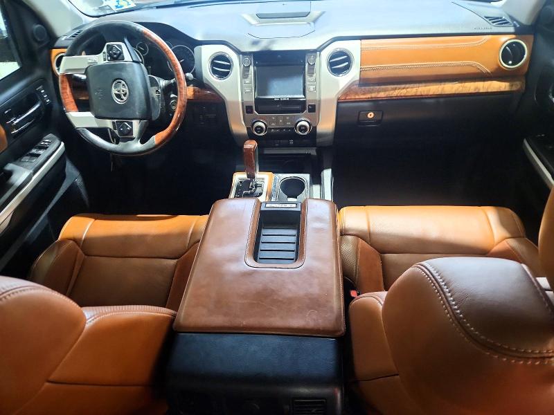 57408556 :رقم المزاد ، 5TFGW5F18HX227594 vin ، 2017 Toyota Tundra مزاد بيع