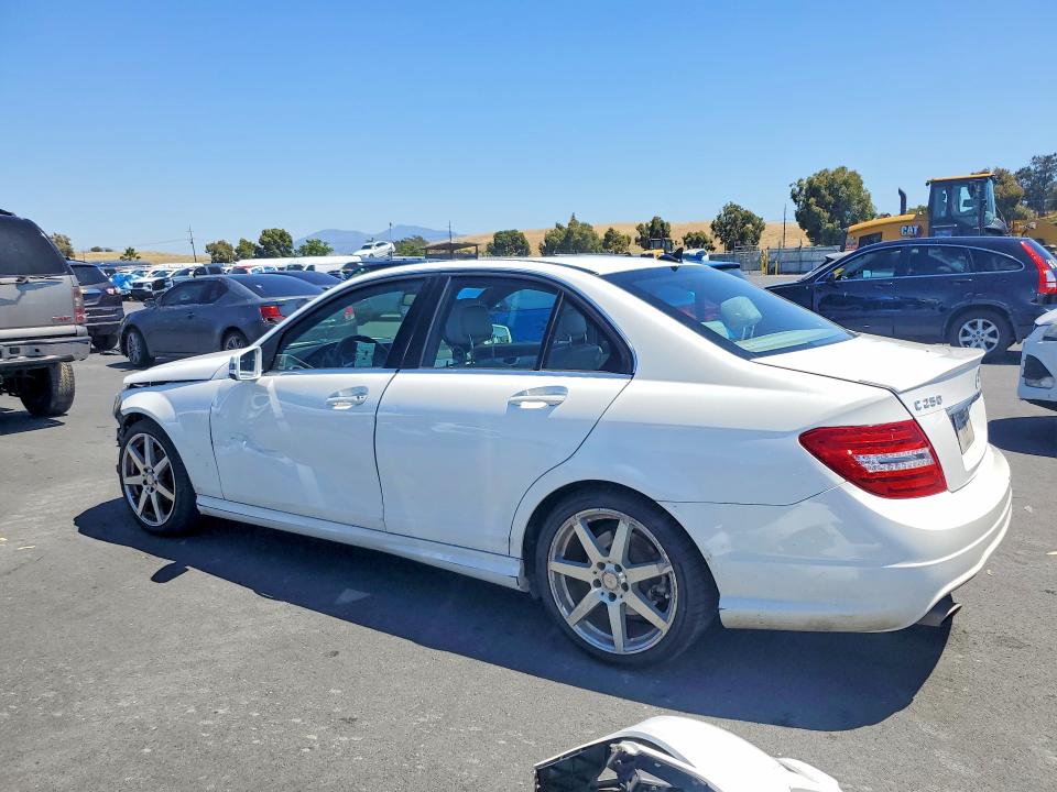 Продаж на аукціоні авто 2014 Mercedes-benz C, vin: WDDGF4HBXEG245306, номер лоту: 55633796