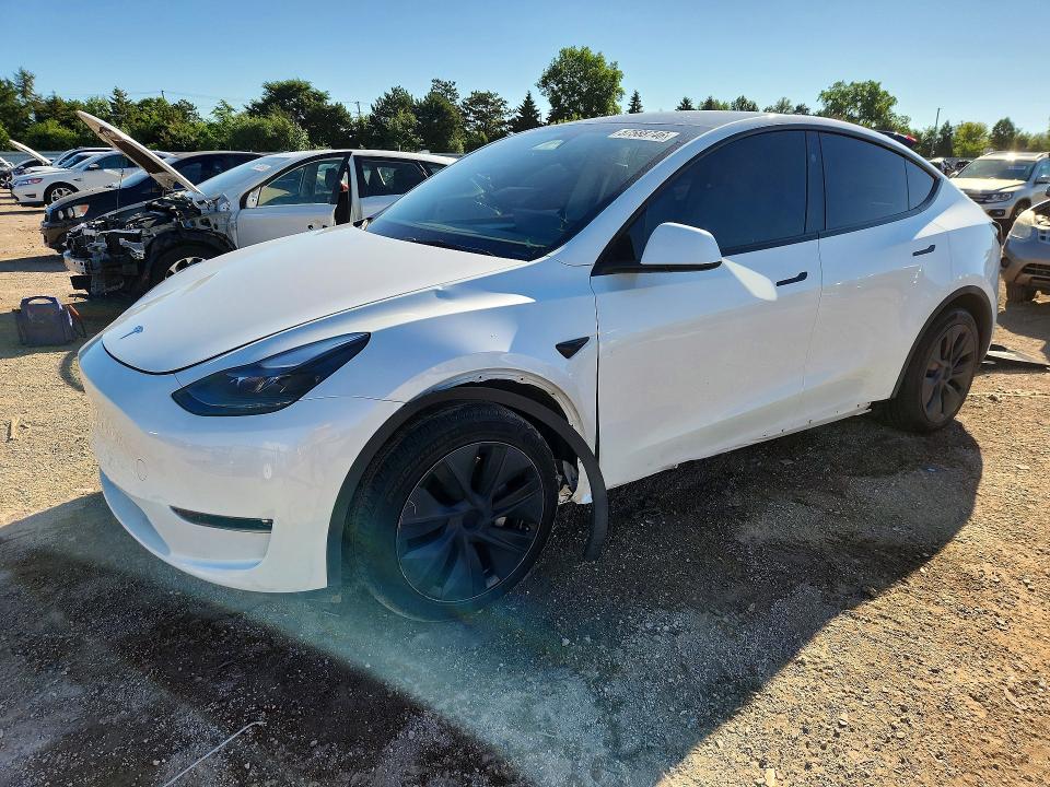 2024 Tesla Model Y მანქანა იყიდება აუქციონზე, vin: 7SAYGAEE2RF117301, აუქციონის ნომერი: 57588746