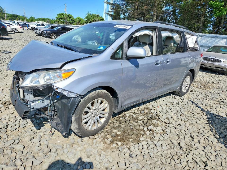 54890996 :رقم المزاد ، 5TDYK3DC8CS190862 vin ، 2012 Toyota Sienna مزاد بيع