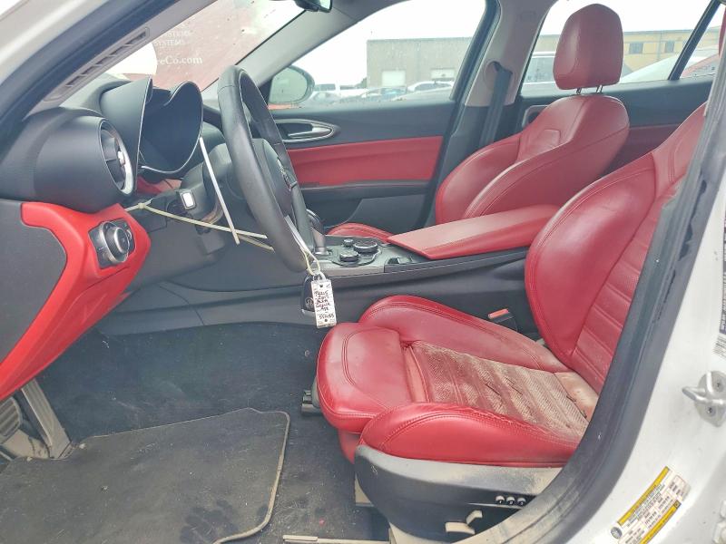 58334596 :رقم المزاد ، ZARFAECN2H7552183 vin ، 2017 Alfa Romeo Giulia مزاد بيع