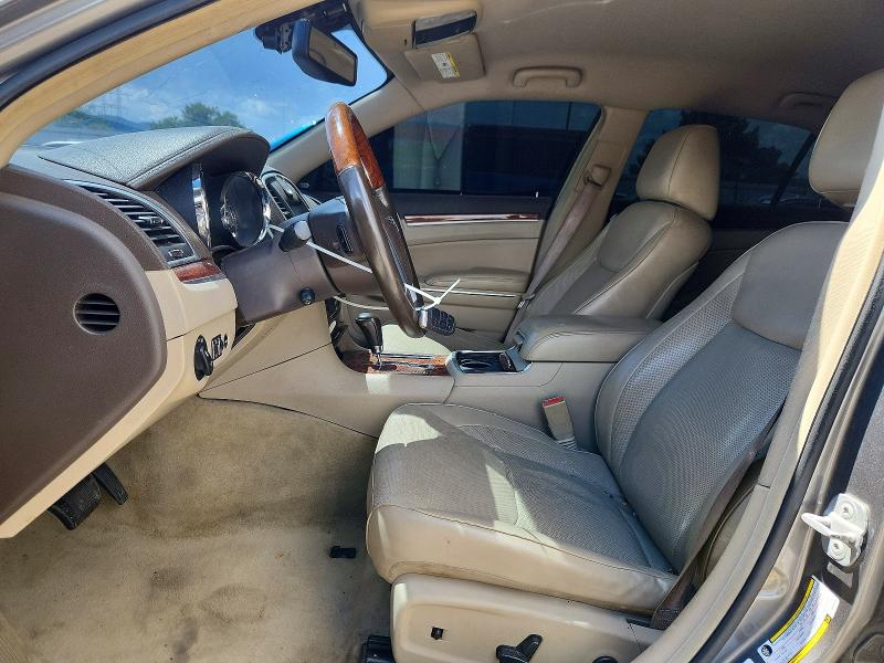 85607225 :رقم المزاد ، 2C3CA6CT8BH564050 vin ، 2011 Chrysler 300c مزاد بيع