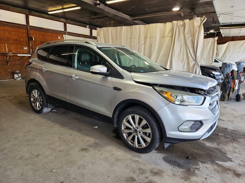 58721536 :رقم المزاد ، 1FMCU9JD3HUD06598 vin ، 2017 Ford Escape مزاد بيع