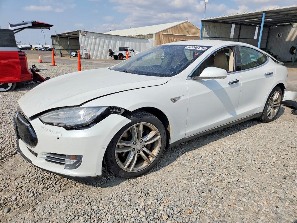 57266186 :رقم المزاد ، 5YJSA1S19EFP60860 vin ، 2014 Tesla Model S مزاد بيع