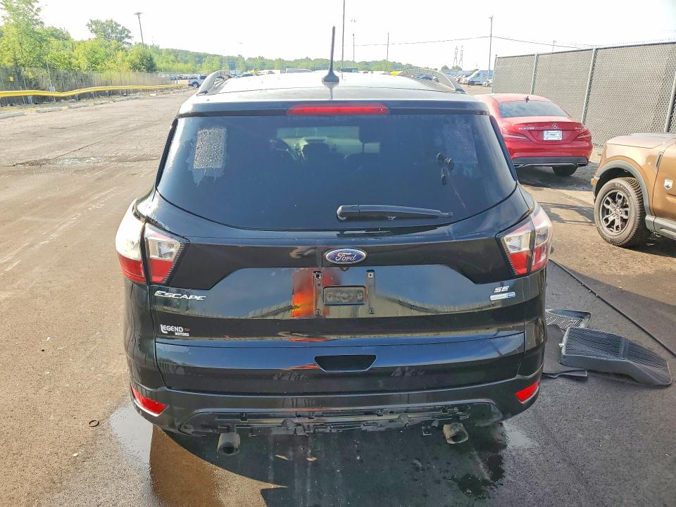 58537526 :رقم المزاد ، 1FMCU9GDXJUB10770 vin ، 2018 Ford Escape مزاد بيع
