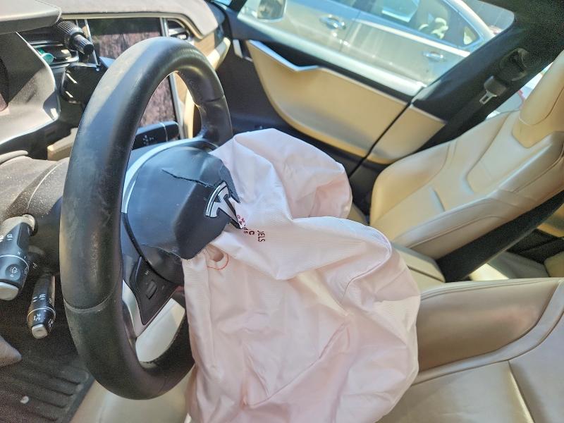 Aukcja sprzedaży 2015 Tesla Model S, vin: 5YJSA1E24FF113451, numer aukcji: 56090946
