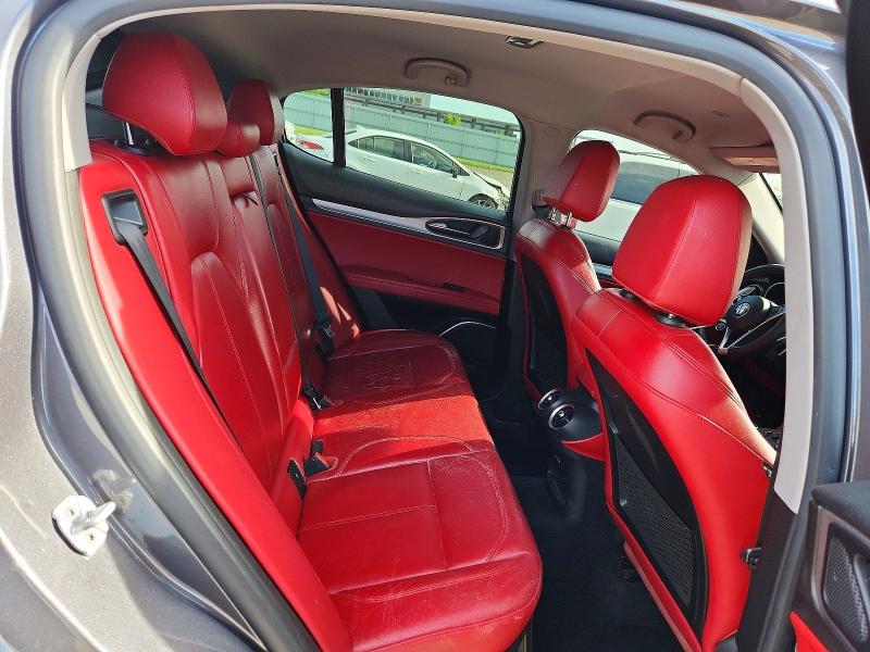 55157186 :رقم المزاد ، ZASFAKPN4J7B86162 vin ، 2018 Alfa Romeo Stelvio مزاد بيع
