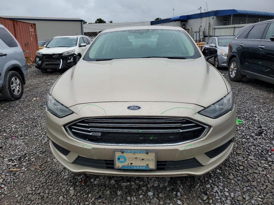 57334456 :رقم المزاد ، 3FA6P0LU7HR385529 vin ، 2017 Ford Fusion مزاد بيع