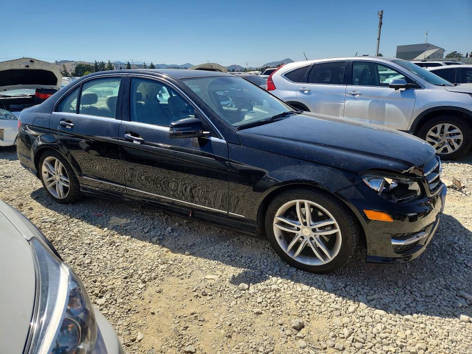2014 Mercedes-benz C მანქანა იყიდება აუქციონზე, vin: WDDGF4HB0ER306389, აუქციონის ნომერი: 58277306