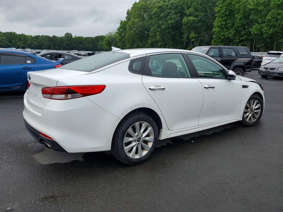 2017 Kia Optima მანქანა იყიდება აუქციონზე, vin: 5XXGT4L39HG147687, აუქციონის ნომერი: 58407406