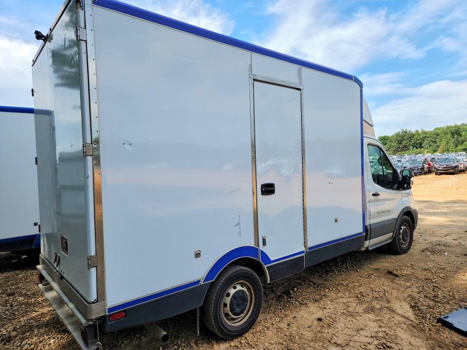 55637196 :رقم المزاد ، 1FDBW5Z85NKA01522 vin ، 2022 Ford Transit مزاد بيع