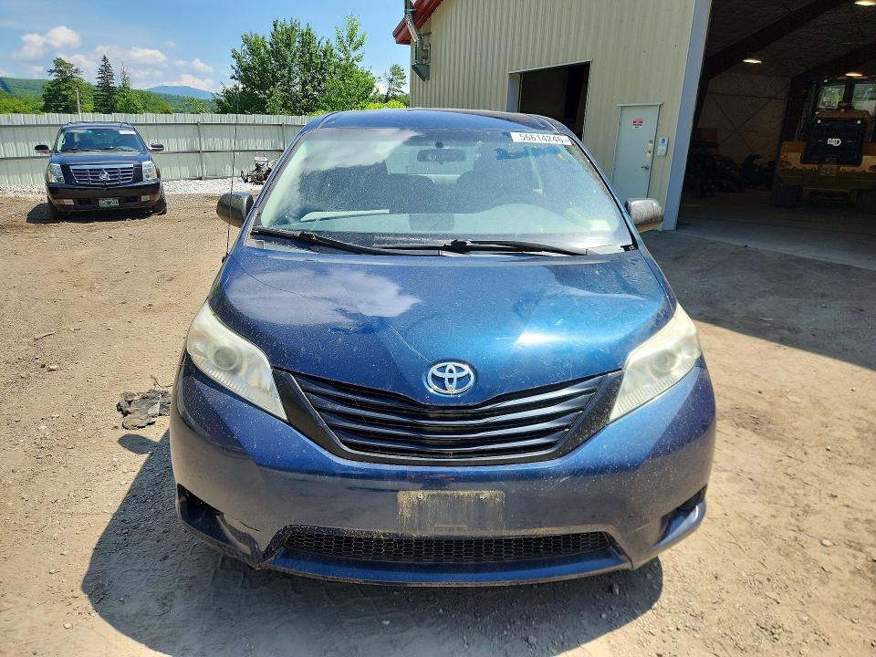 2011 Toyota Sienna მანქანა იყიდება აუქციონზე, vin: 5TDZK3DC0BS131128, აუქციონის ნომერი: 56614246