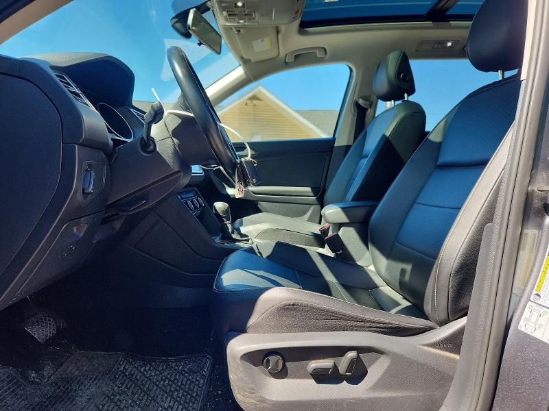 Продажа на аукционе авто 2018 Volkswagen Tiguan, vin: 3VV2B7AX2JM200479, номер лота: 58295026