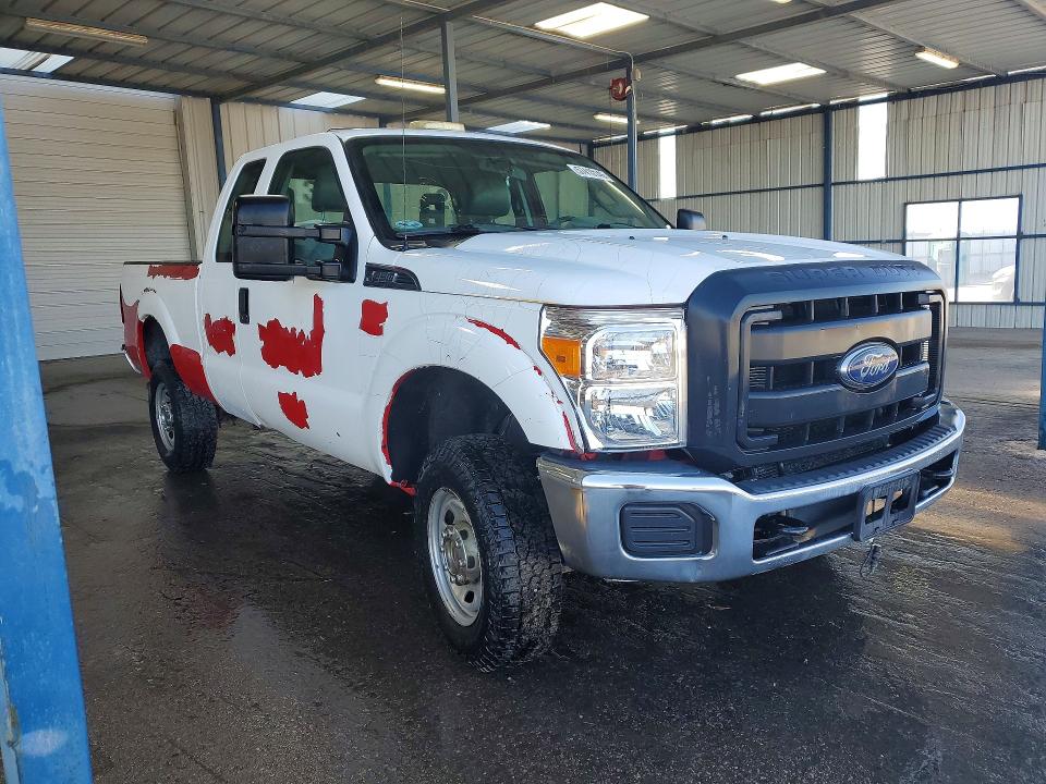 57410146 :رقم المزاد ، 1FT7X2B68FEC90961 vin ، 2015 Ford F250 مزاد بيع