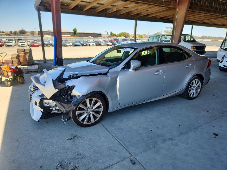 56171116 :رقم المزاد ، JTHBF1D22F5050661 vin ، 2015 Lexus Is مزاد بيع