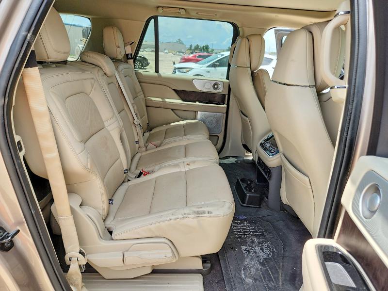 55635056 :رقم المزاد ، 5LMJJ3LT3JEL15705 vin ، 2018 Lincoln Navigator مزاد بيع