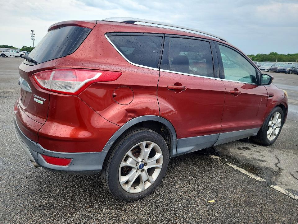 2015 Ford Escape მანქანა იყიდება აუქციონზე, vin: 1FMCU0J9XFUA20302, აუქციონის ნომერი: 57638296