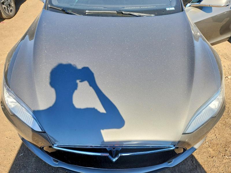 53388756 :رقم المزاد ، 5YJSA1S24FF097157 vin ، 2015 Tesla Model S مزاد بيع